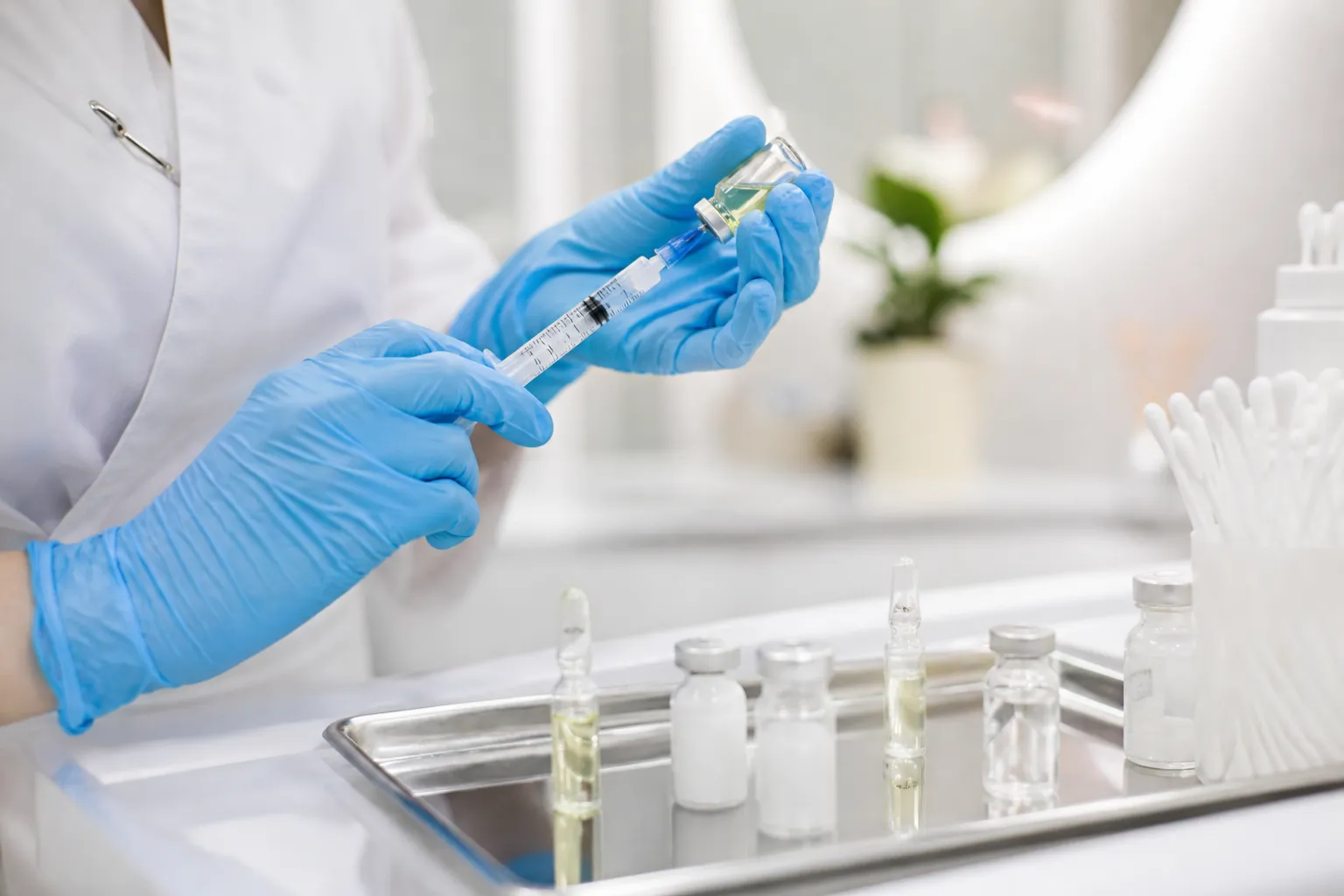 Priprema preparata za mezoterapiju u dermatološkoj ordinaciji